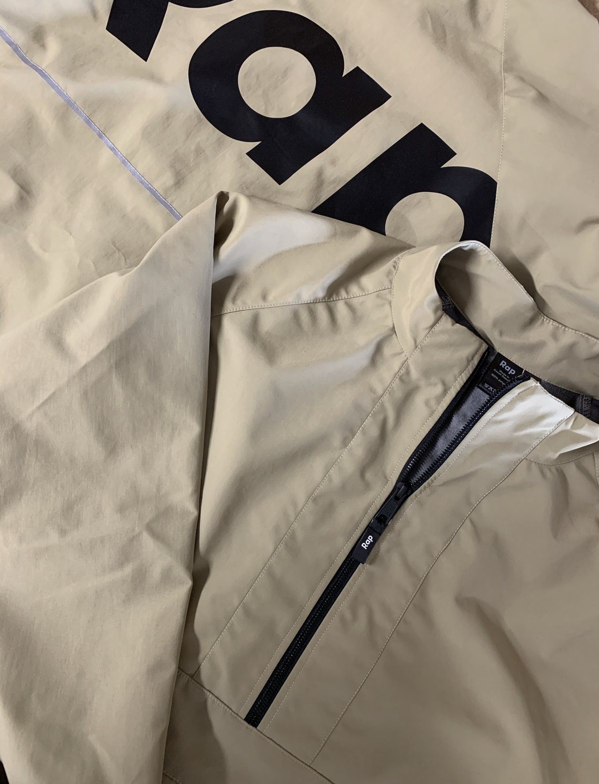 Finished jacket: back print and custom label