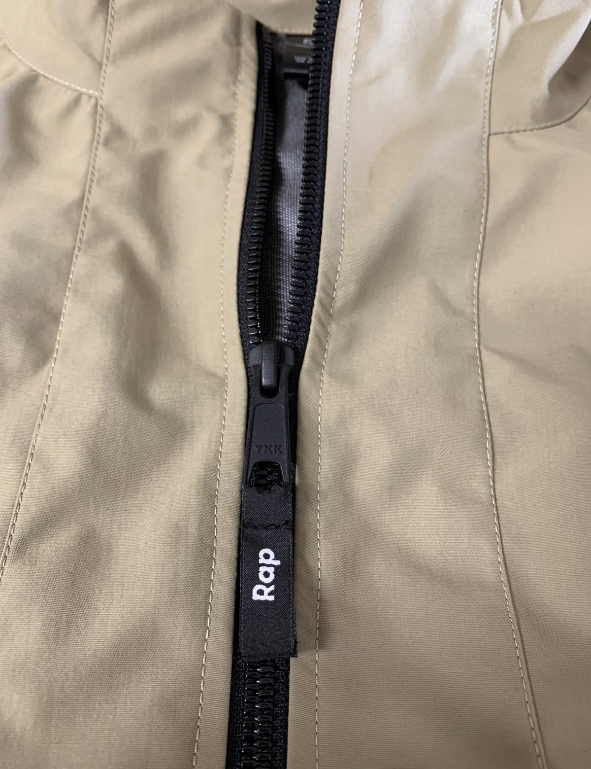 Woven Rap tab on the zip pull